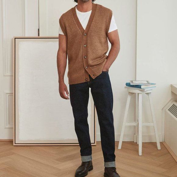 V-Neck Button-Up Sleeveless Vest - Picture 3 of 6